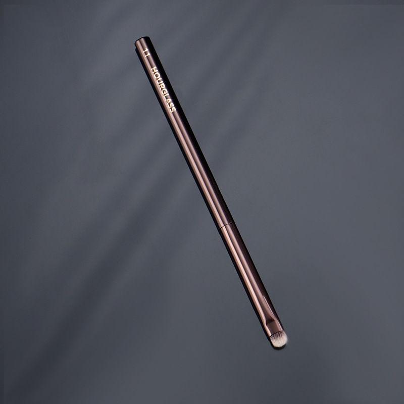 Cọ mí dưới Hourglass SMUDGE BRUSH No 11